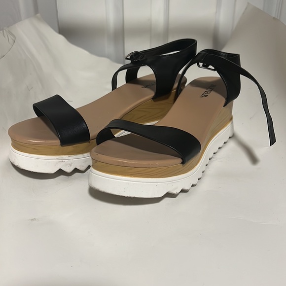 Shoedazzle Justfab Luna Platform Contrast Wedge Sandals - Picture 3 of 7